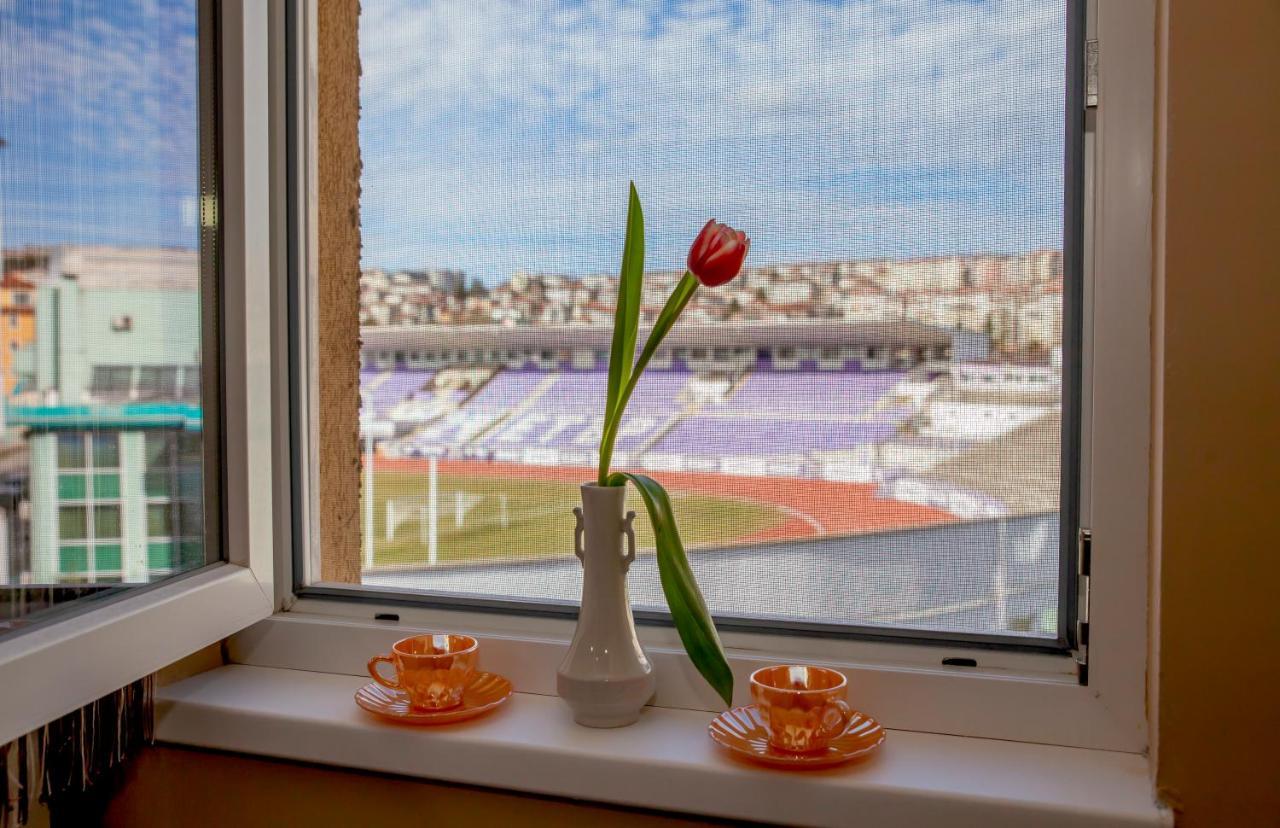 Stadium Apartments Veliko Tŭrnovo Exterior photo